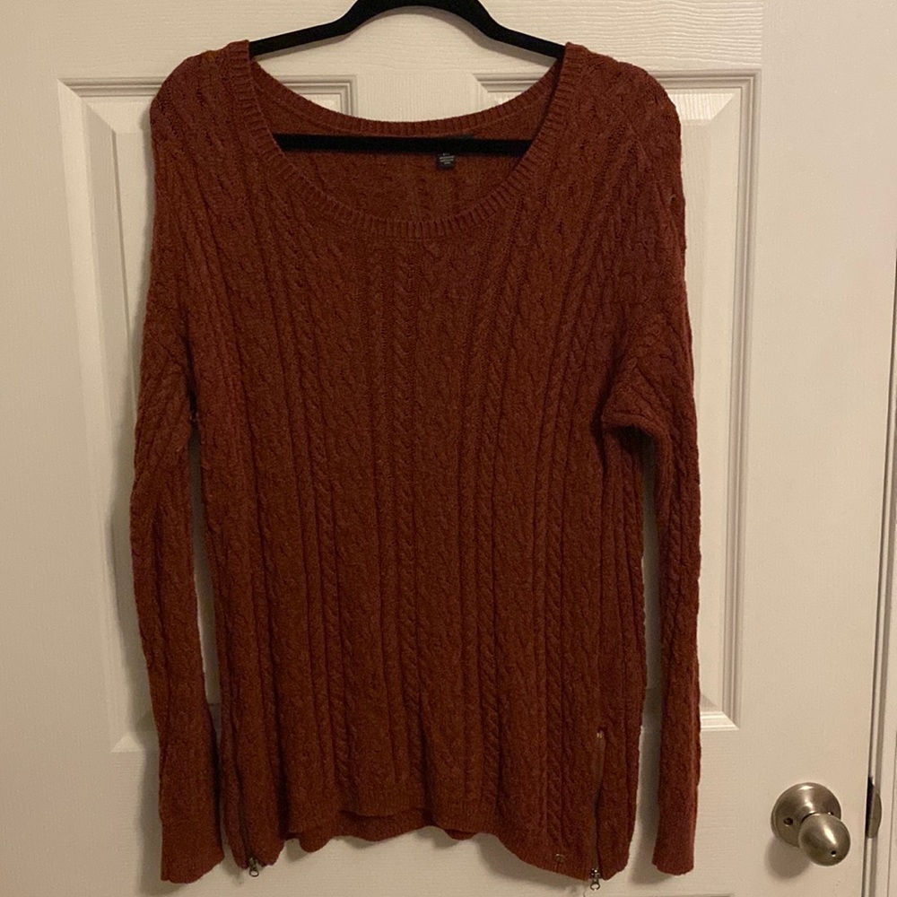 Maroon American Eagle knit sweater.